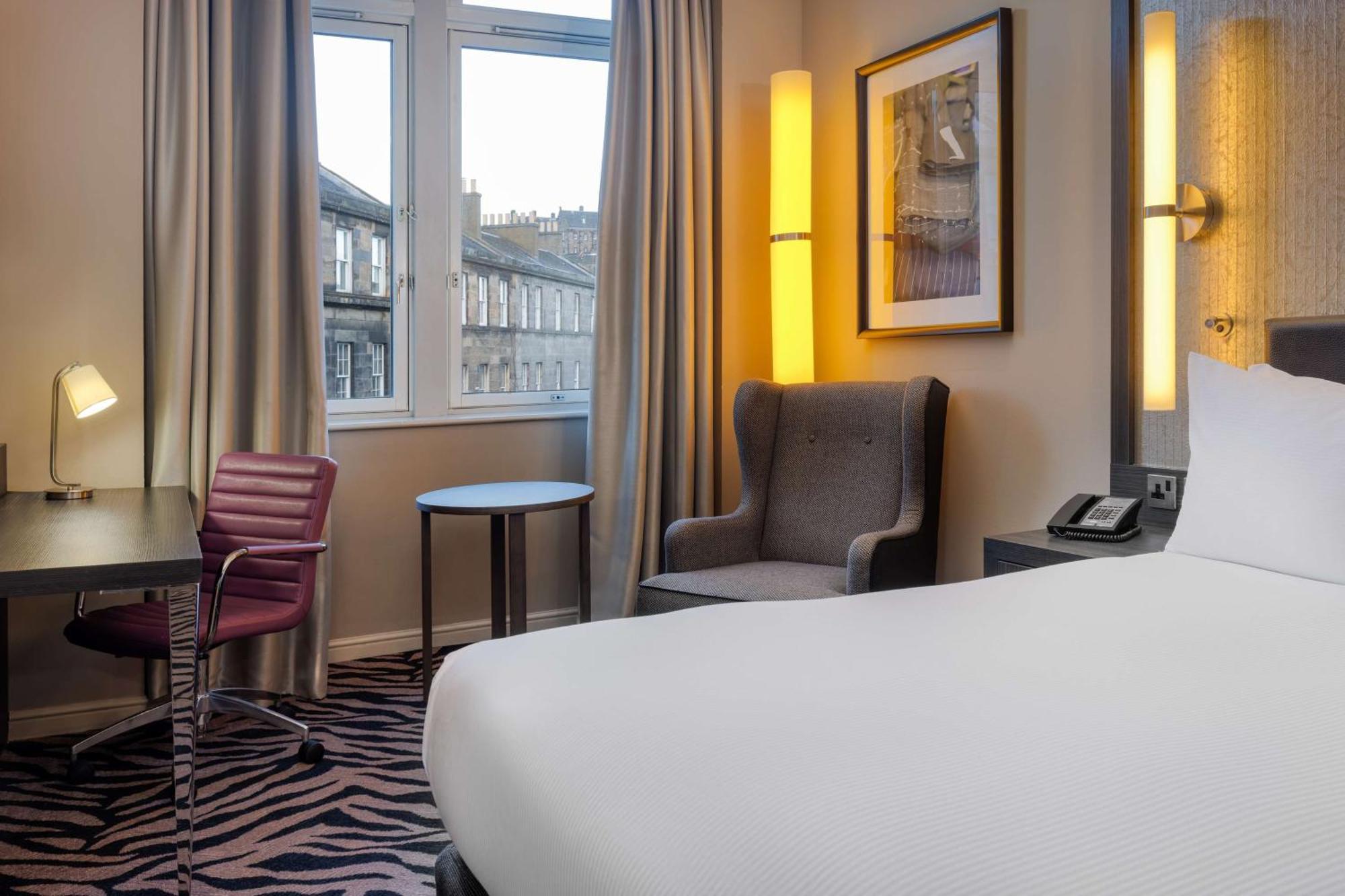 Doubletree By Hilton Edinburgh City Centre Exterior photo